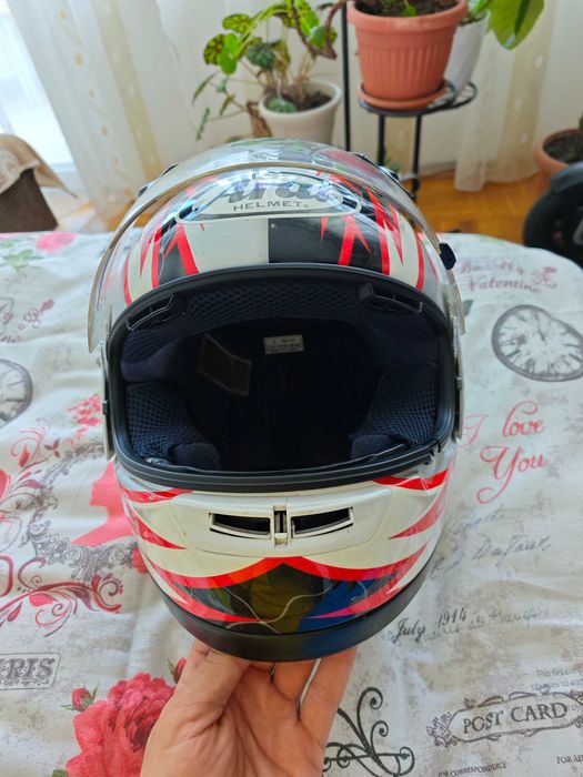 Arai каска за мотор