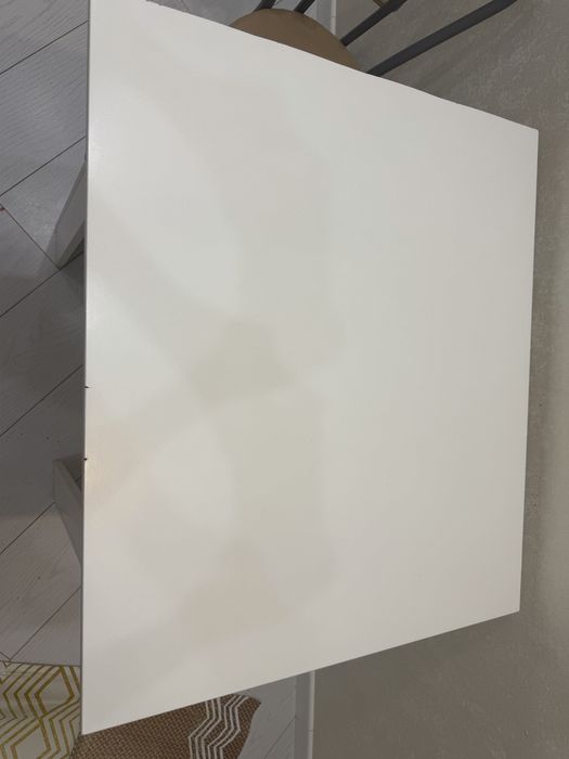 Продам стол за 1000 тг