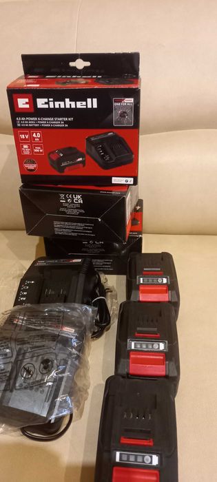 Kit Einhell PXC.  Acumulator de 4 Ah si incarcator rapid.  Nou!