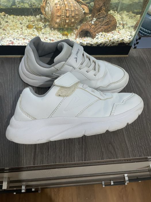 Кроссовки детские. Б/у. Размер 32