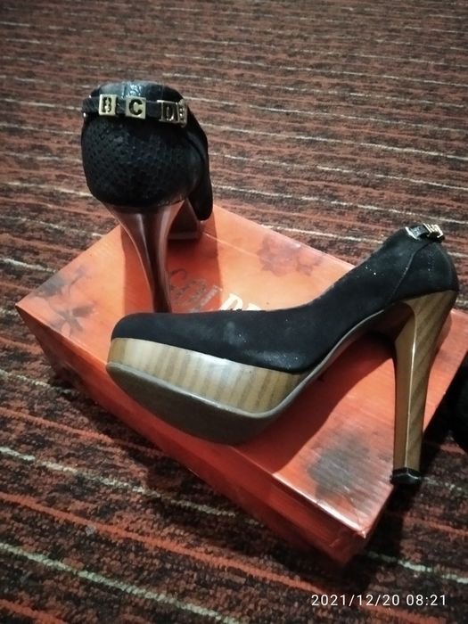 Замшевые, нарядные туфли