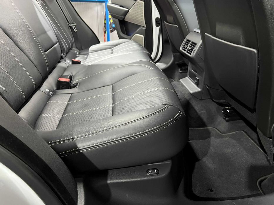 Range Rover Velar D300 SE/300 CP. R-Dynamic. Cumpărat România - 0 Km.