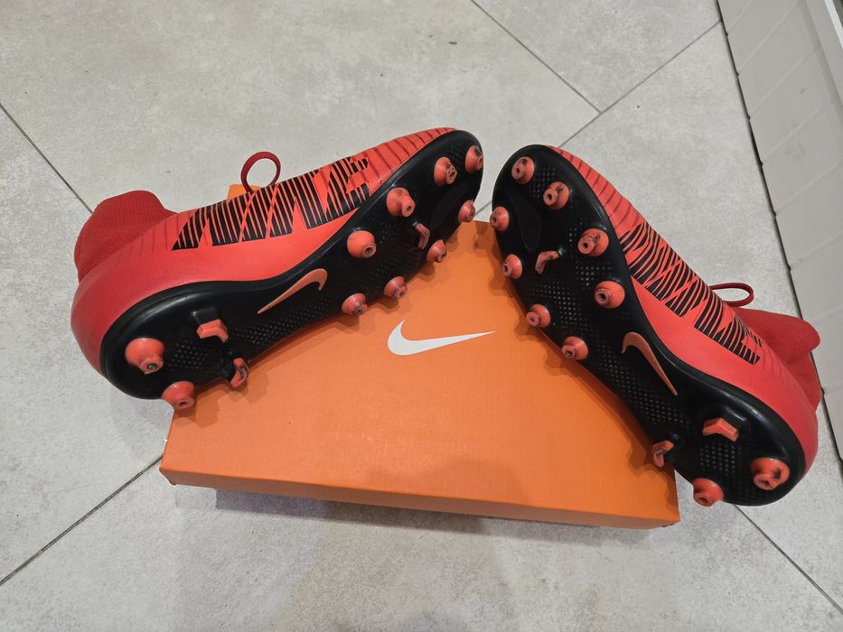 Nike Mercurial футболни