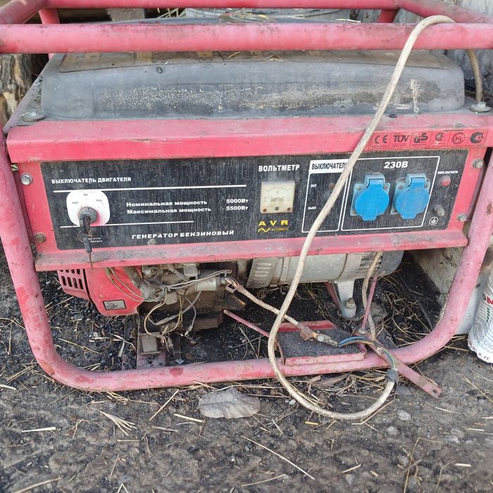 Продам бензиновый генератор.