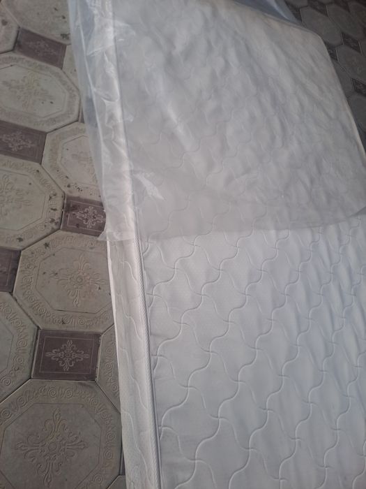 Продам матрас в хорошем состоянии