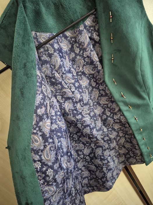 Жилетки с вышивкой