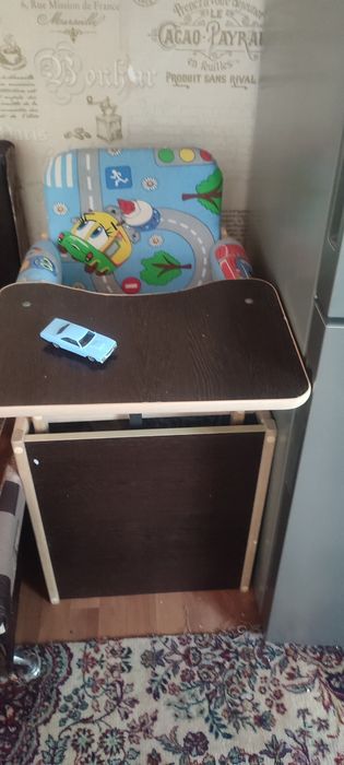 Продам стульчик  в хорошем состояние