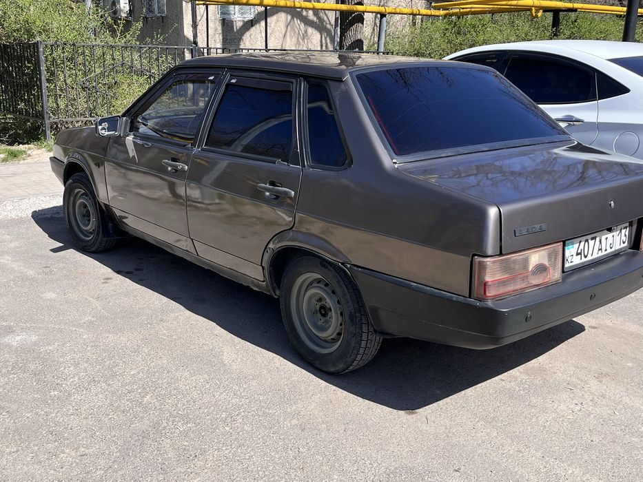 Продам машину ваз 21099