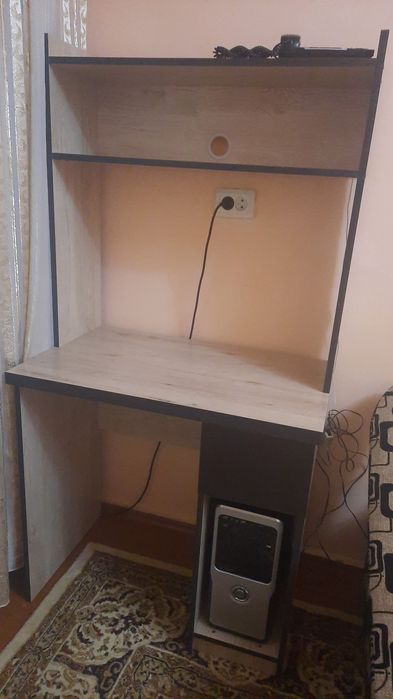 Стол для компьютера