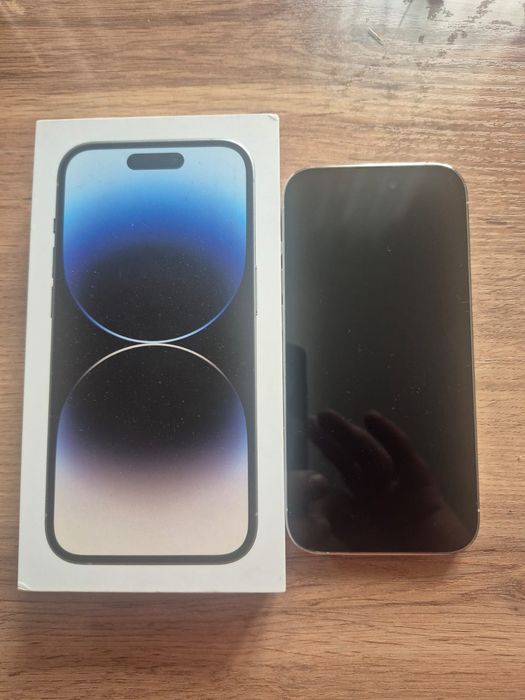 Продам IPhone 14 pro.