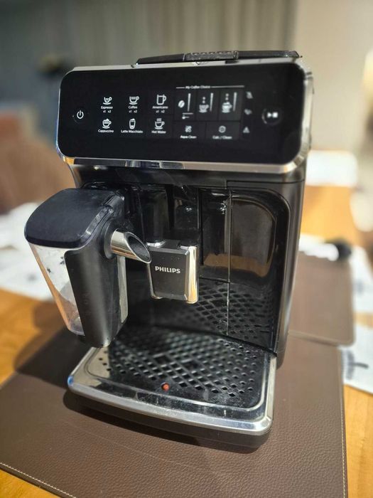 Кафе-автомат/ кафемашина Philips Latte Go EP3241/50