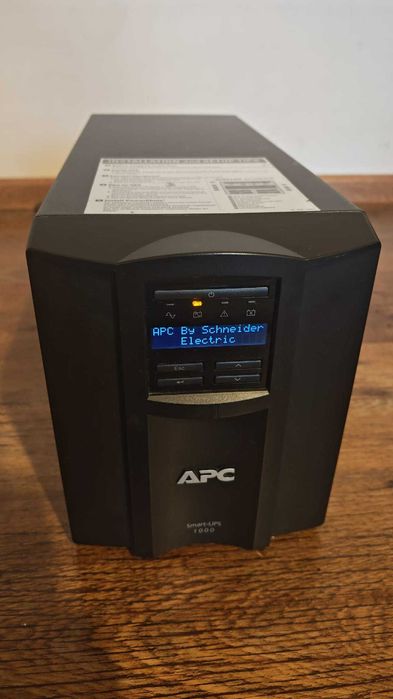 Vand UPS APC Smart 1000
