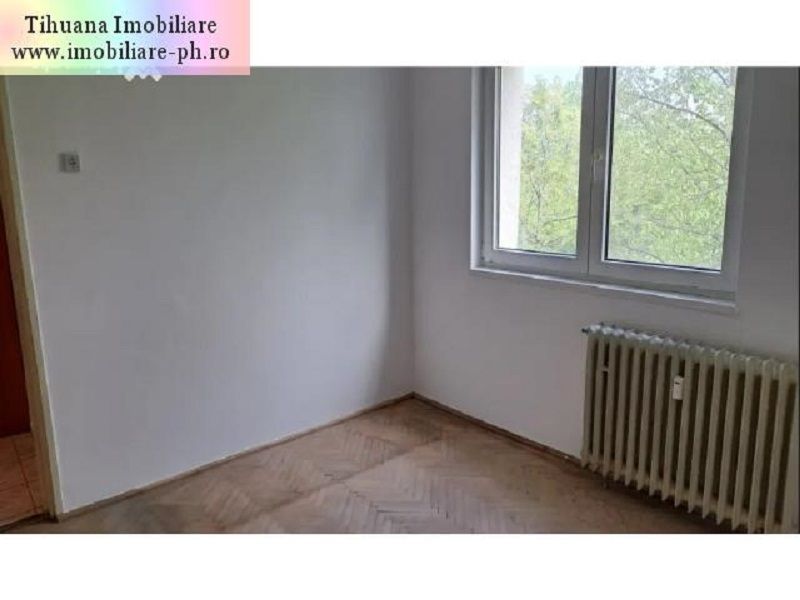 Apartament 3 camere de vanzare : Nord - (Cameliei)
