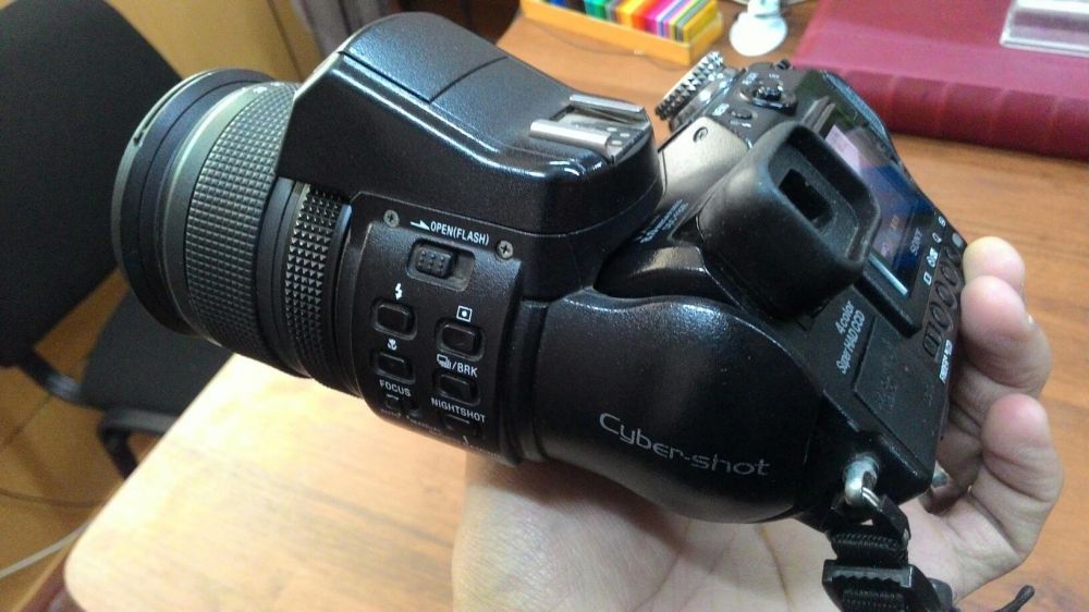 Фотоаппарат SONY DSC-F828