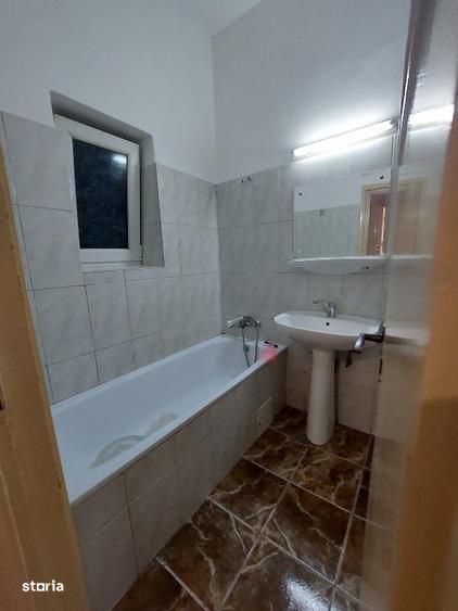 Apartament ultracentral cu 3 camere, aproape de metrou Romană