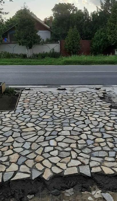 Vând Piatră sau Montez