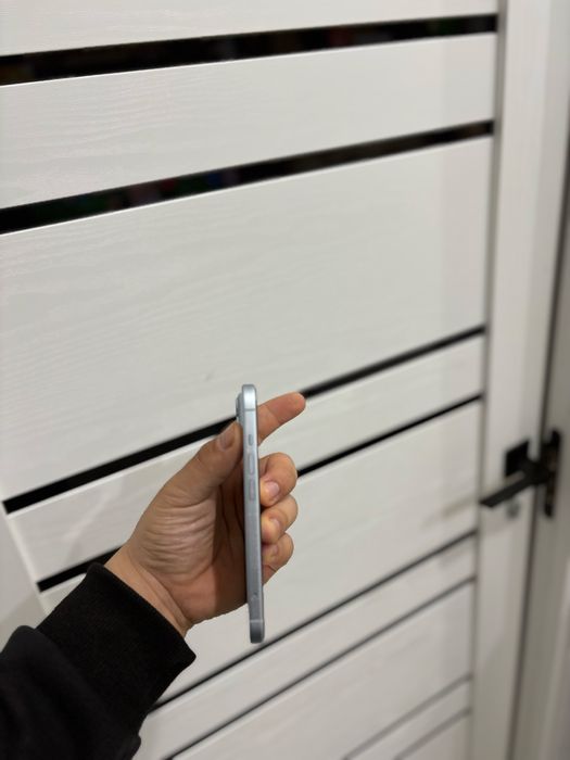 Продам айфон 15ьь