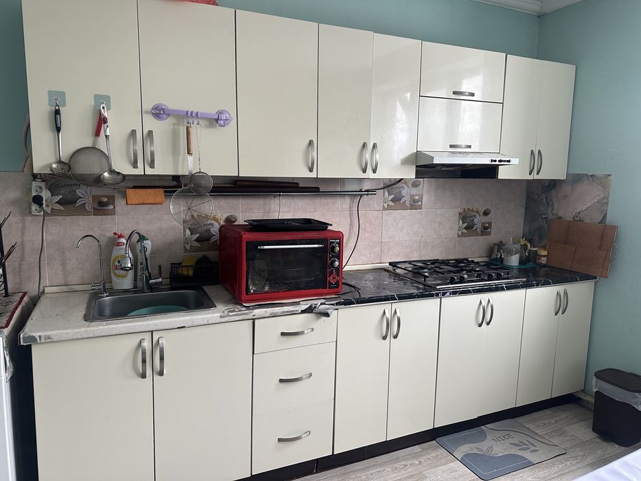 Срочно продам кухонный шкаф