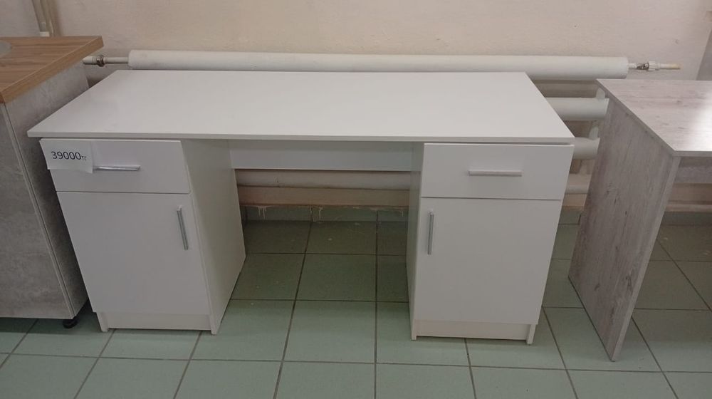 Продам столы новые
