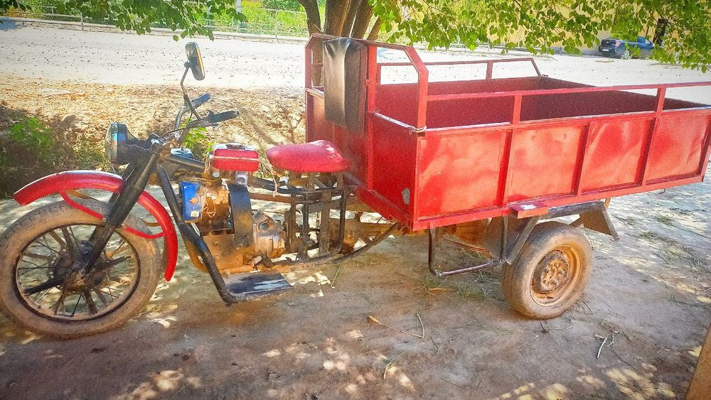 Mototsikl sotiladi, holati yaxshi