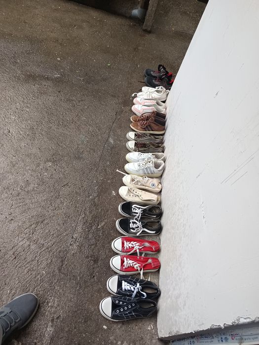 Обувки маратонки