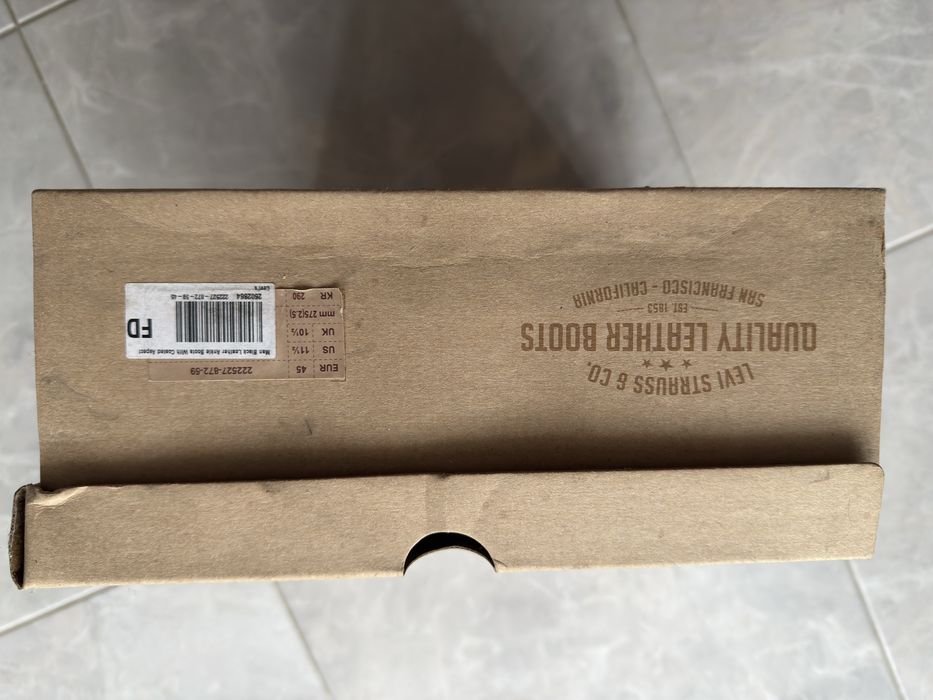 Високи обувки Levi’s