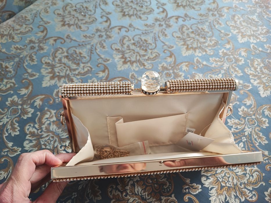 Новый клатч со стразами