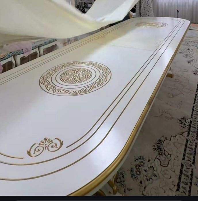 Продам стол 5 м +подарок