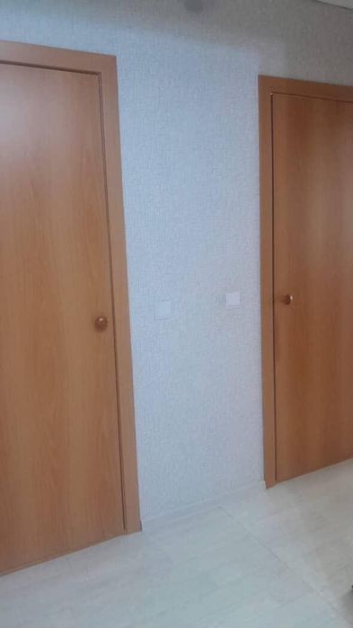 Продам Двери 2000