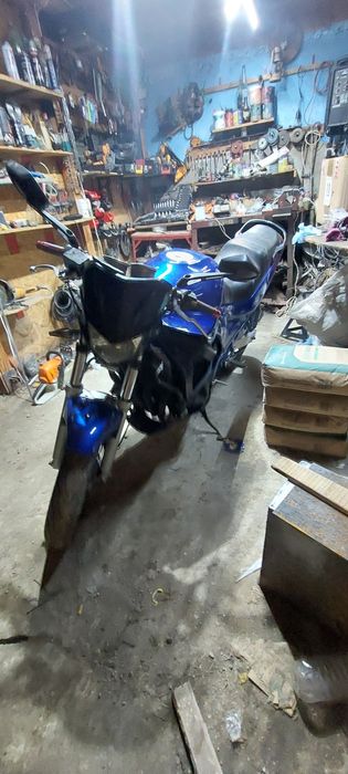 Vând suzuki gsx600f