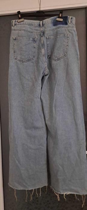 Blugi cu capse Pull and Bear