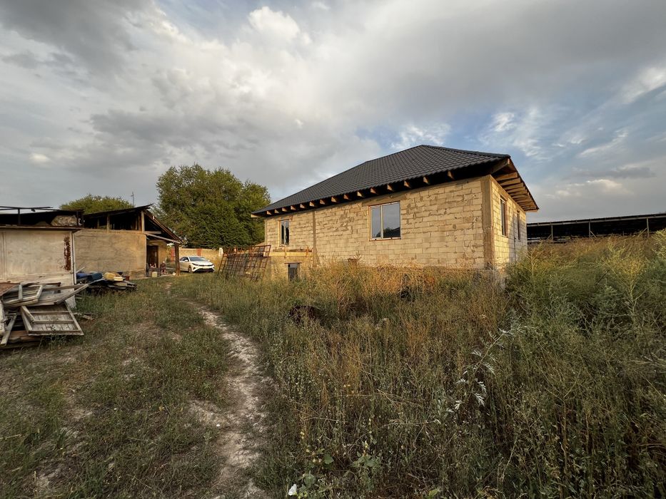 САТЫЛАДЫ! Жаңа кең үй  )Срочно!