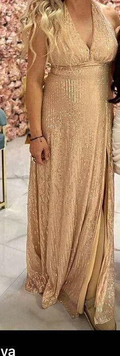 Дълга дамска официална рокля с цепка