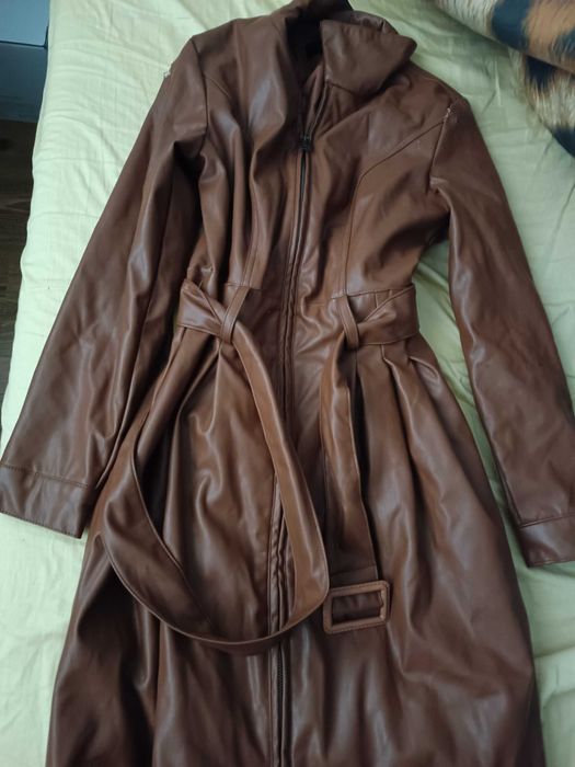 Trench dama lung, de piele