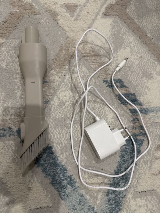 Пылесос вертикальный Dreame U10