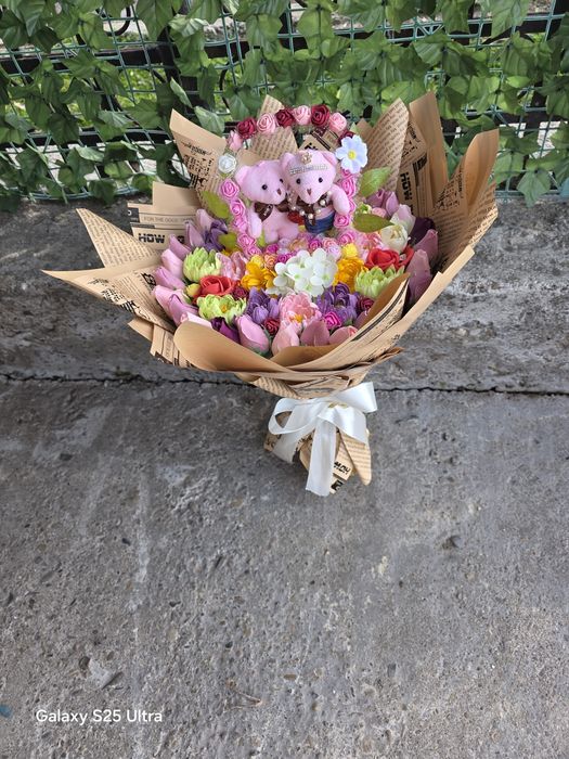 Buchet trandafiri din săpun cu ursuleț