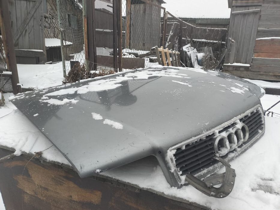 Капот на audi B4