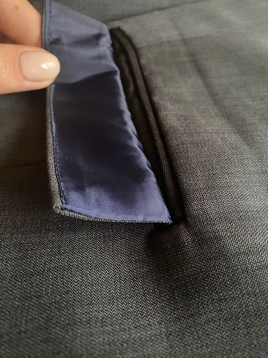 Дамски костюм в сиво - нов