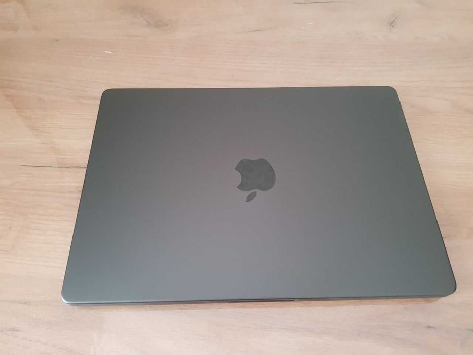 MacBook Pro 14 2024