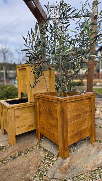 Дървени кашпи/саксии/плантери за двор, градина или тераса