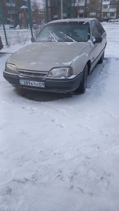Опель  омега  А  .