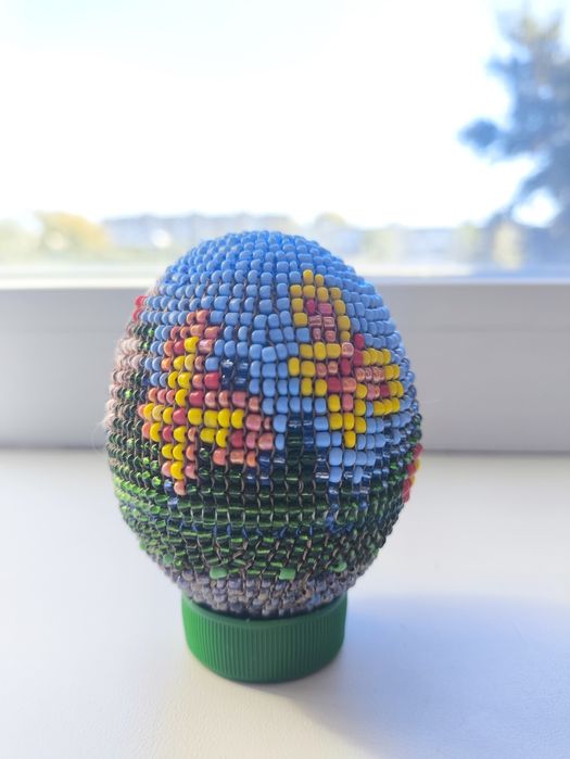 Декоративное яйцо ( из бисера )