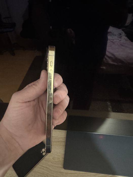 Iphone 12 pro gold