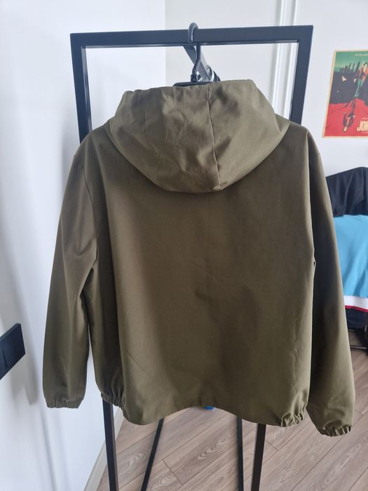 Ветровка женская