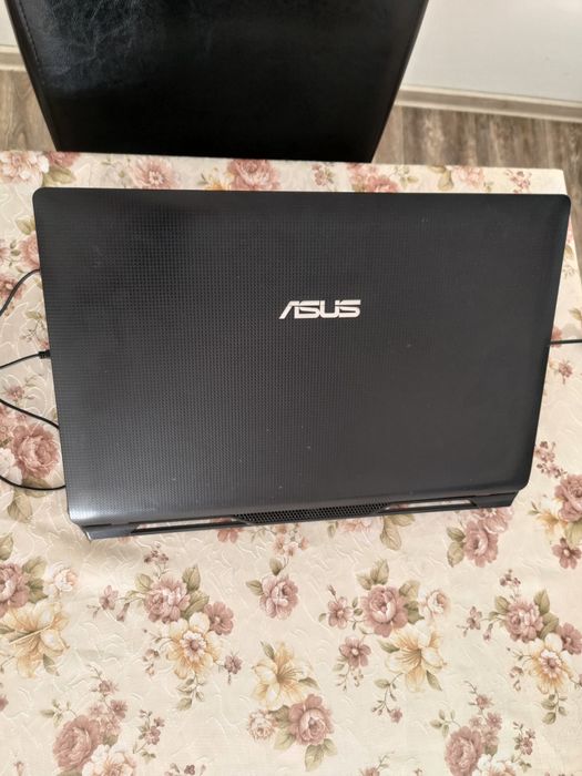 Laptop X54HR+ incarcator la pachet