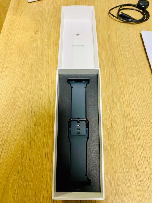 НОВ !!! Samsung Galaxy Watch8, 44mm LTE, M/L, Grey (SM-L335)
