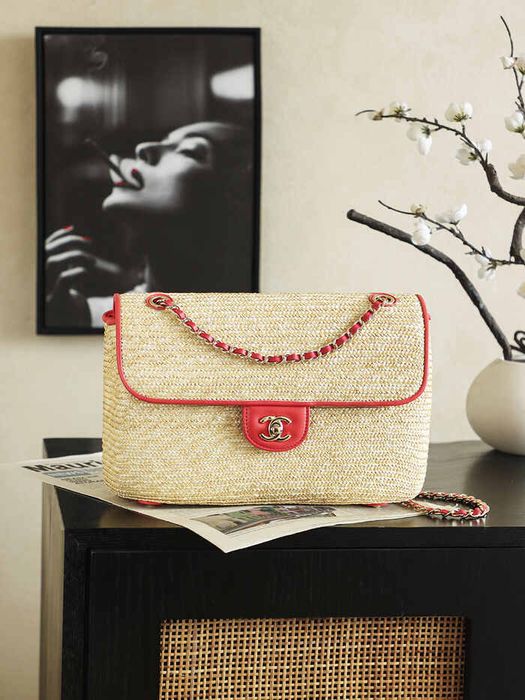 Дамска чанта Chanel Small Flap Beige
