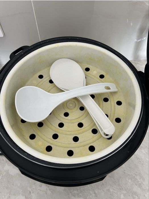 Мультиварка Redmond