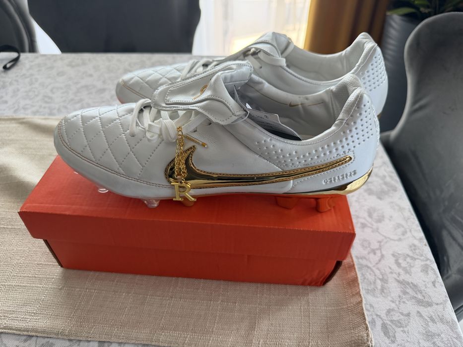 Ghete fotbal Nike Legend Ronaldinho
