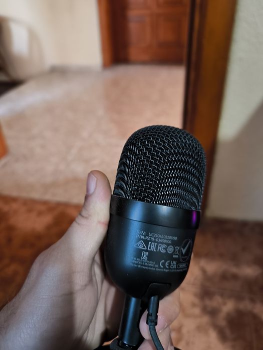 Микрофон Razer Seiren Mini